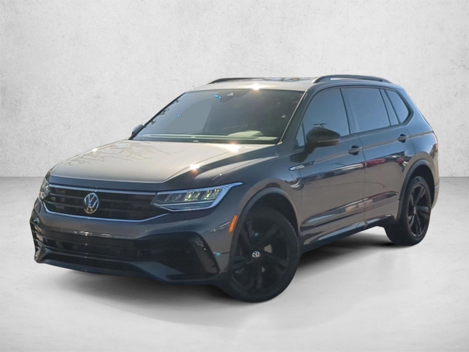 Thumbnail: 2023 Volkswagen Tiguan - 1