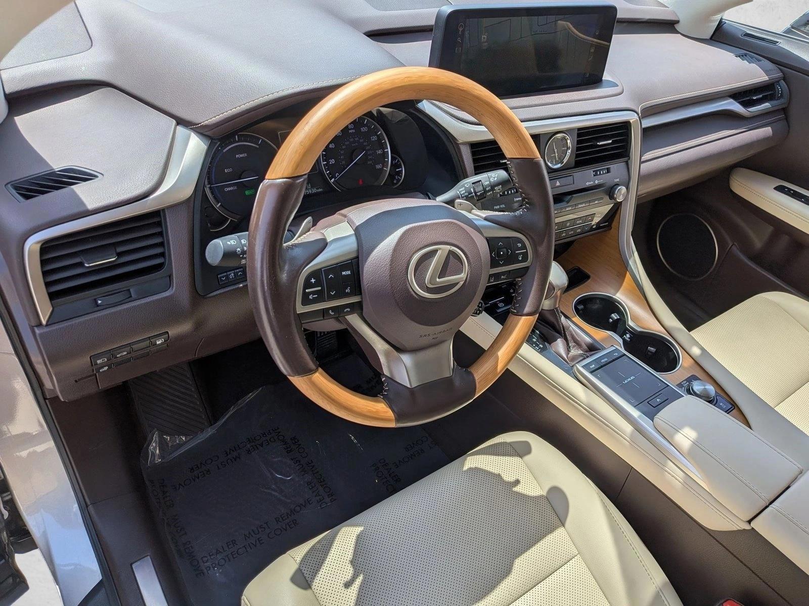 Thumbnail: 2020 Lexus RX - 3