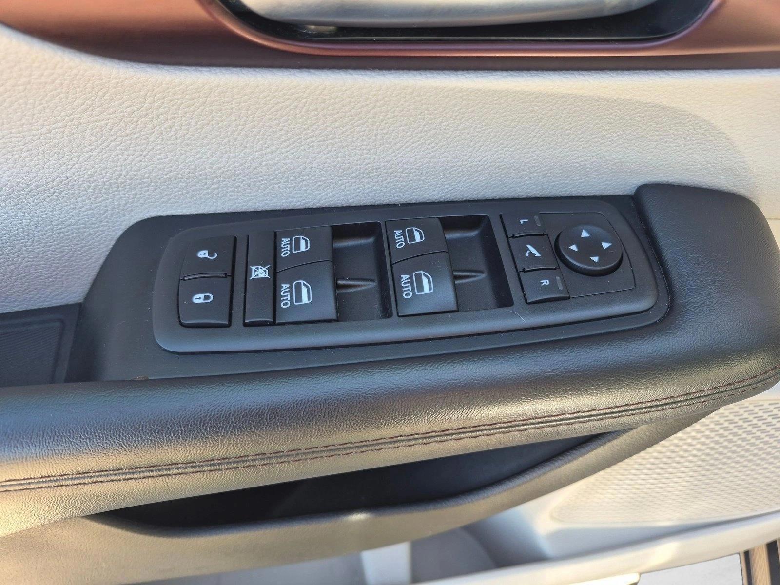 2018 Chrysler Pacifica Limited - Photo 12