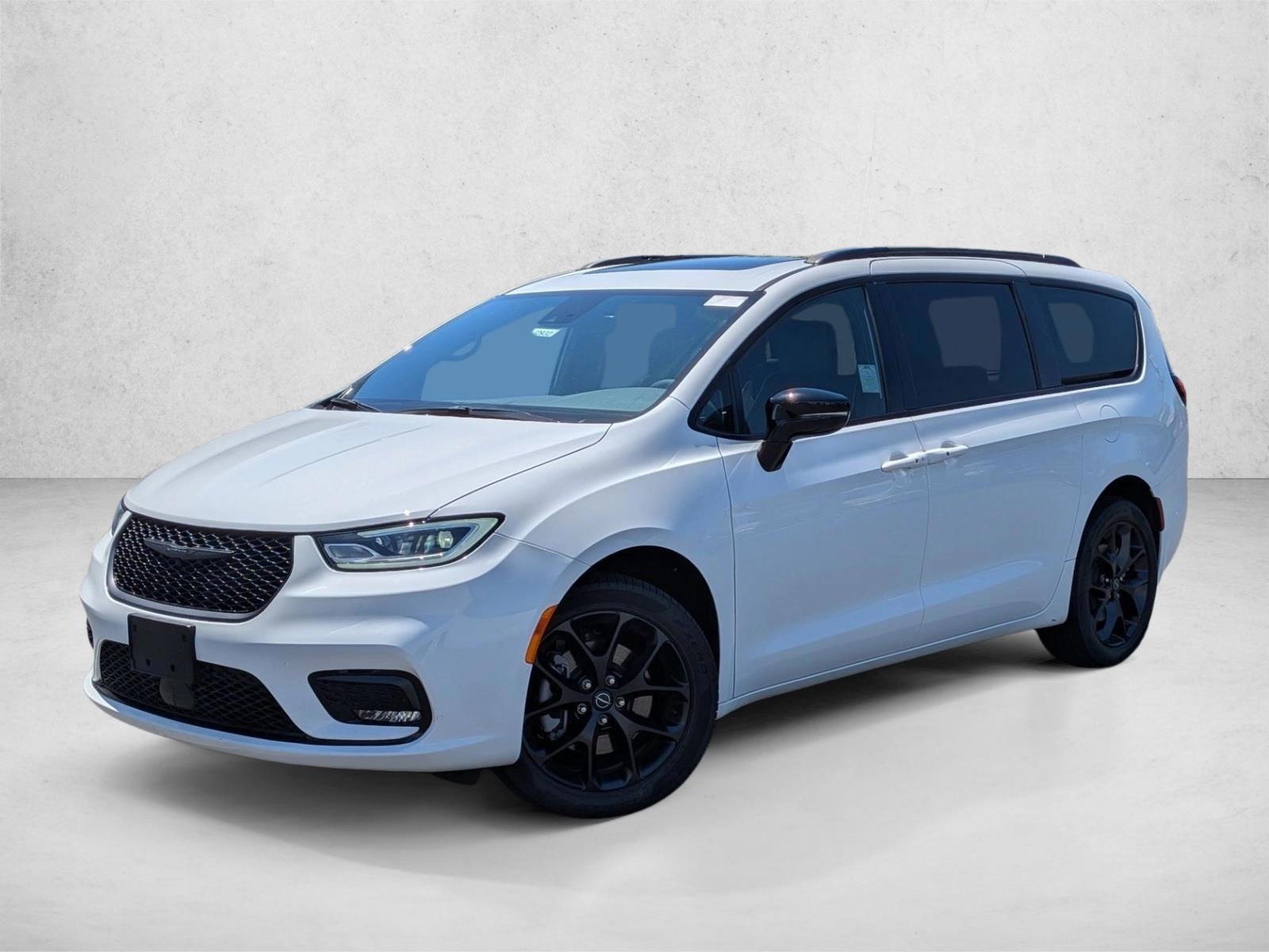 Thumbnail: 2026 Chrysler Pacifica - 1