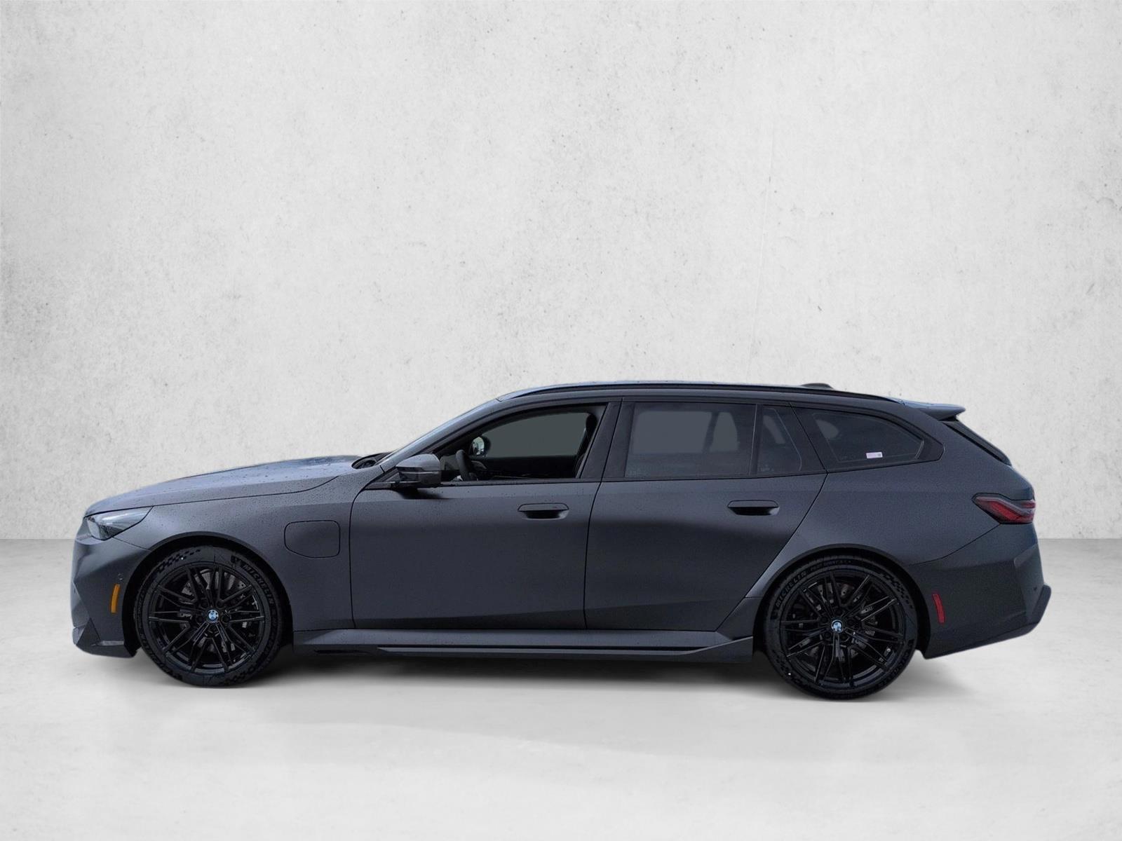 Thumbnail: 2026 BMW M5 - 2