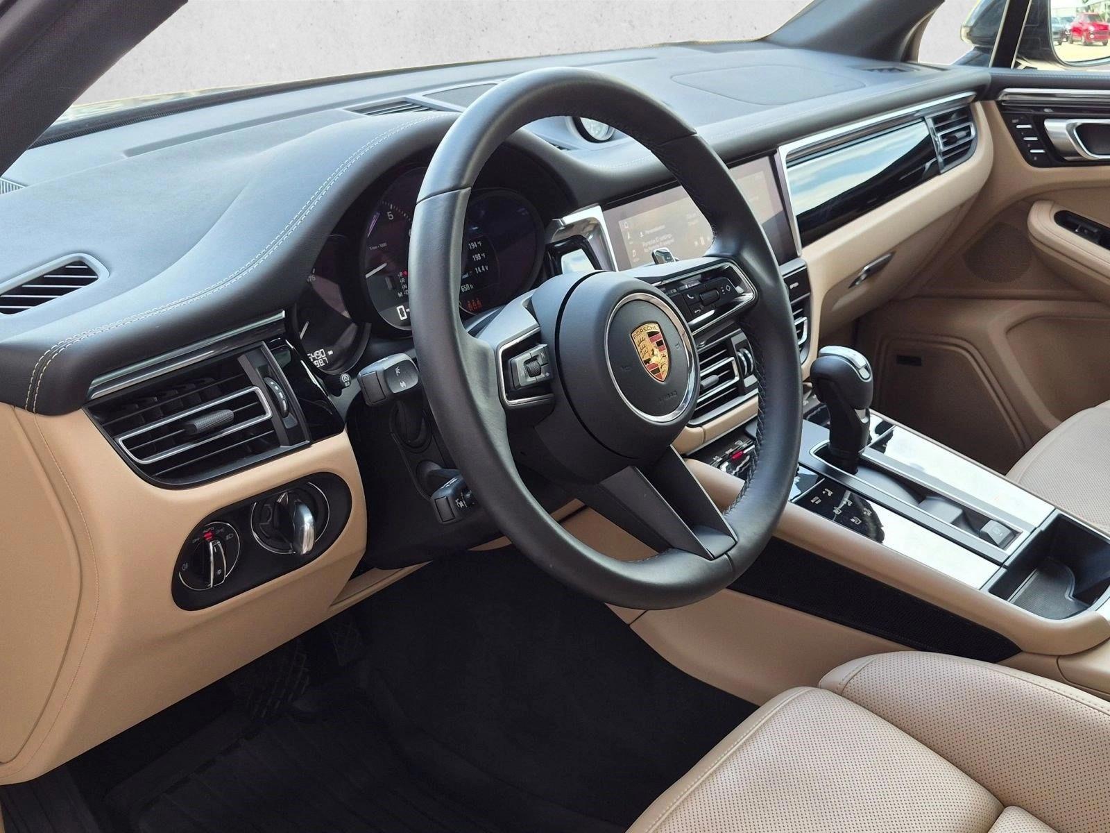 Thumbnail: 2026 Porsche Macan - 3