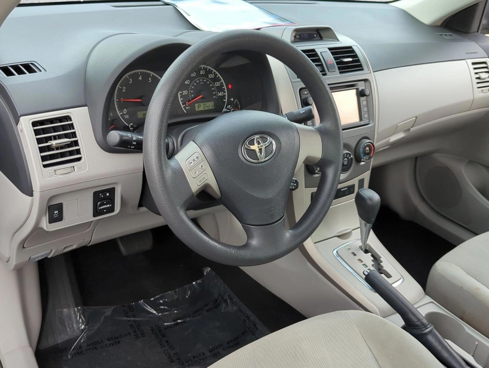 Thumbnail: 2013 Toyota Corolla - 3