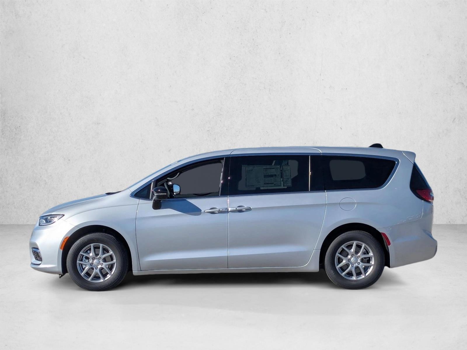 Thumbnail: 2026 Chrysler Pacifica - 2