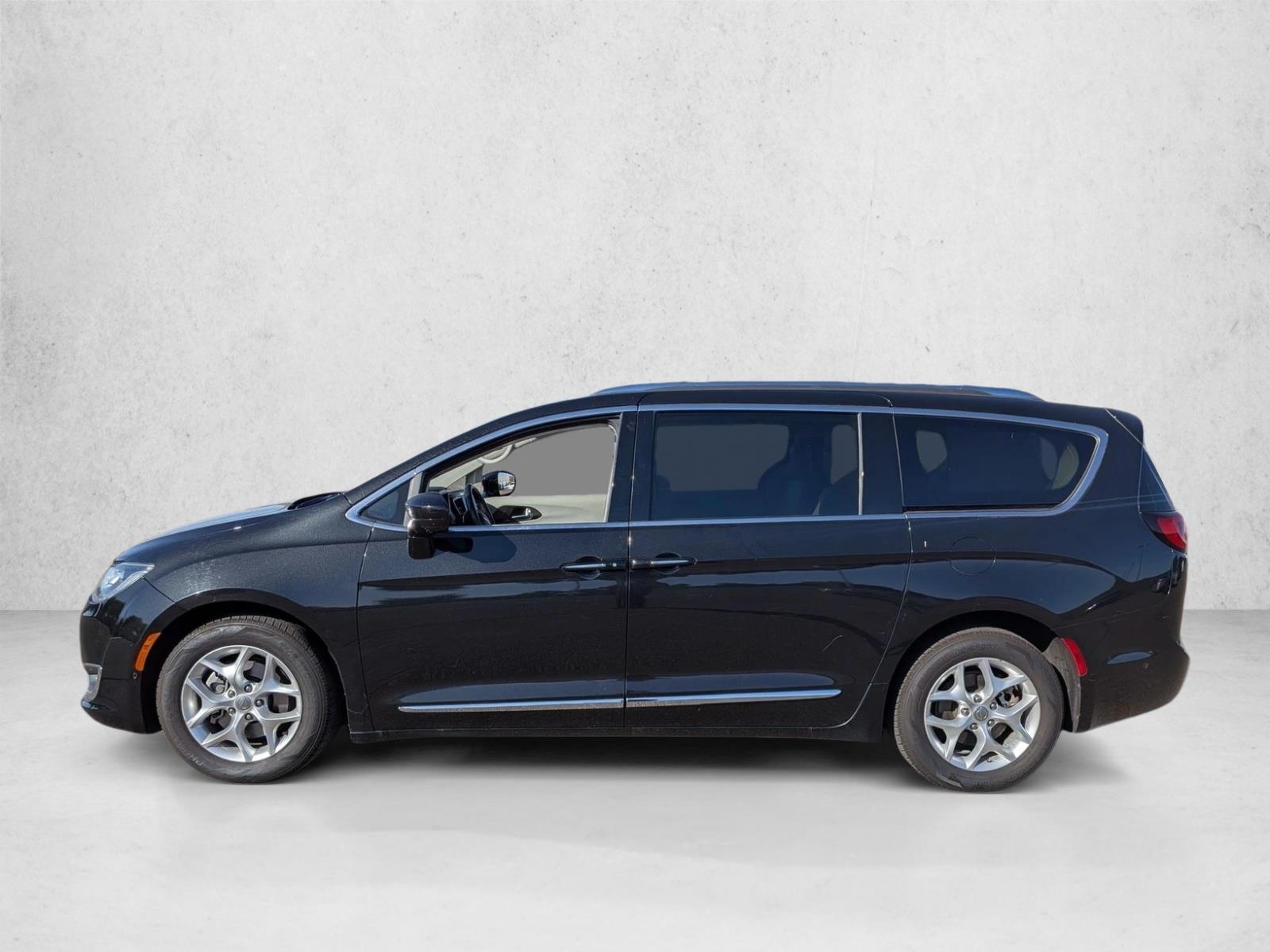 Thumbnail: 2017 Chrysler Pacifica - 2