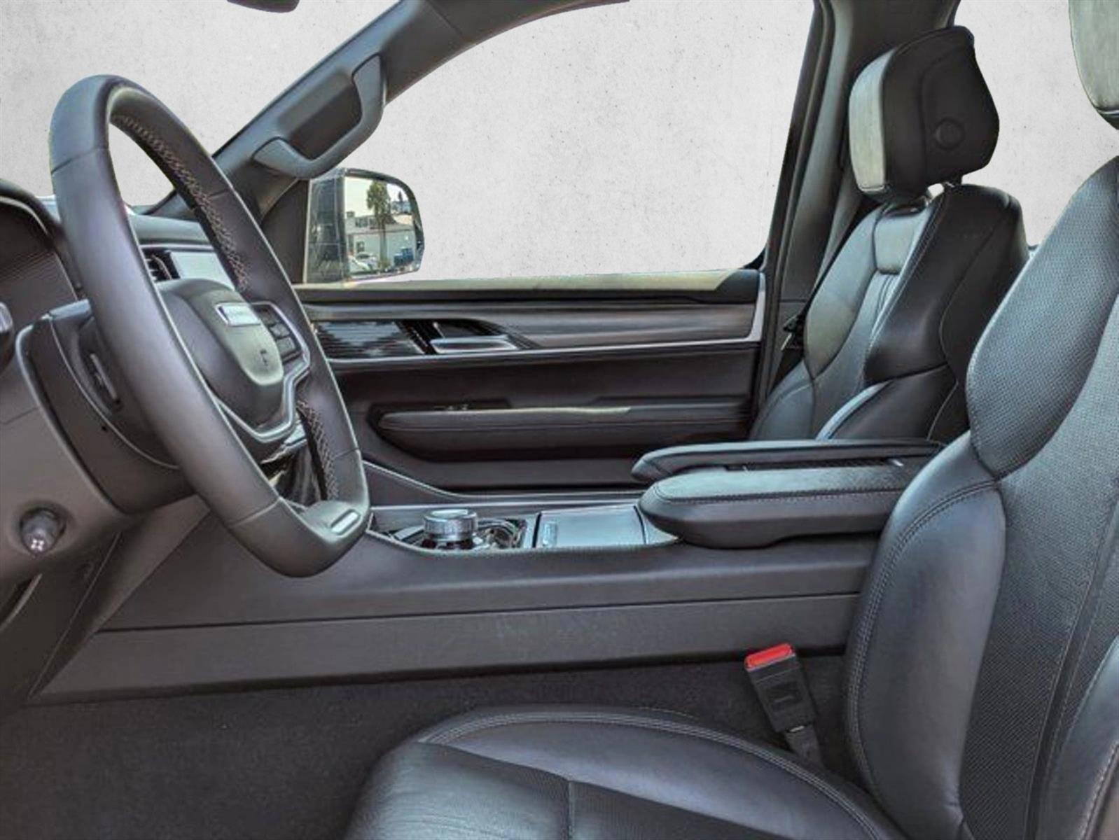 2024 Jeep Wagoneer Series II - Photo 14