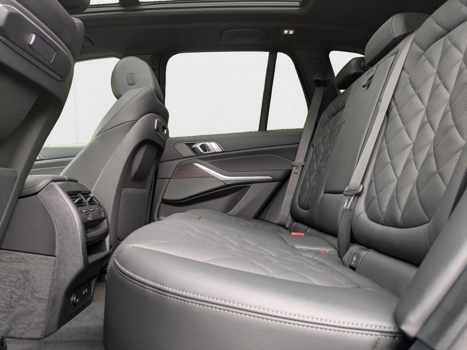 Thumbnail: 2026 BMW X5 - 6