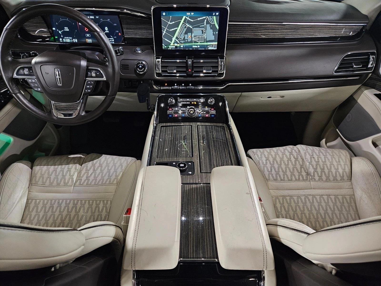 Thumbnail: 2020 Lincoln Navigator - 3