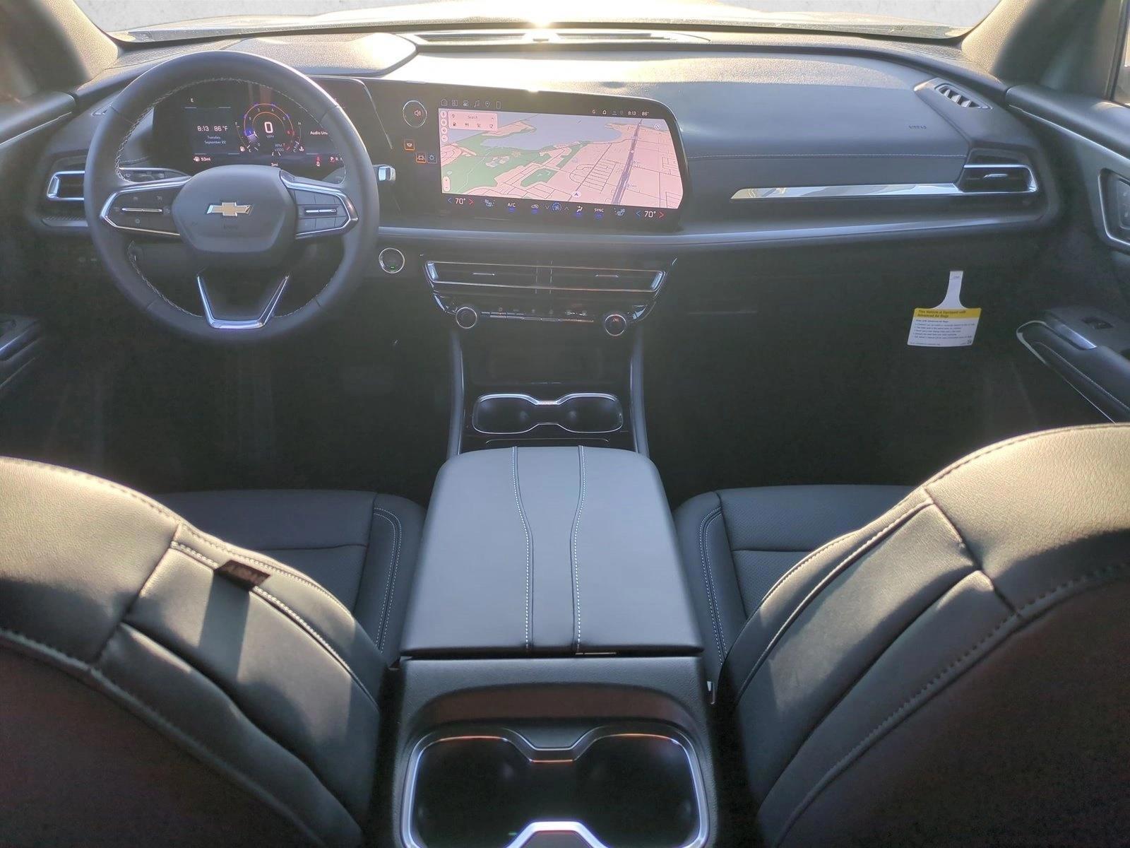 Thumbnail: 2027 Chevrolet Traverse - 3