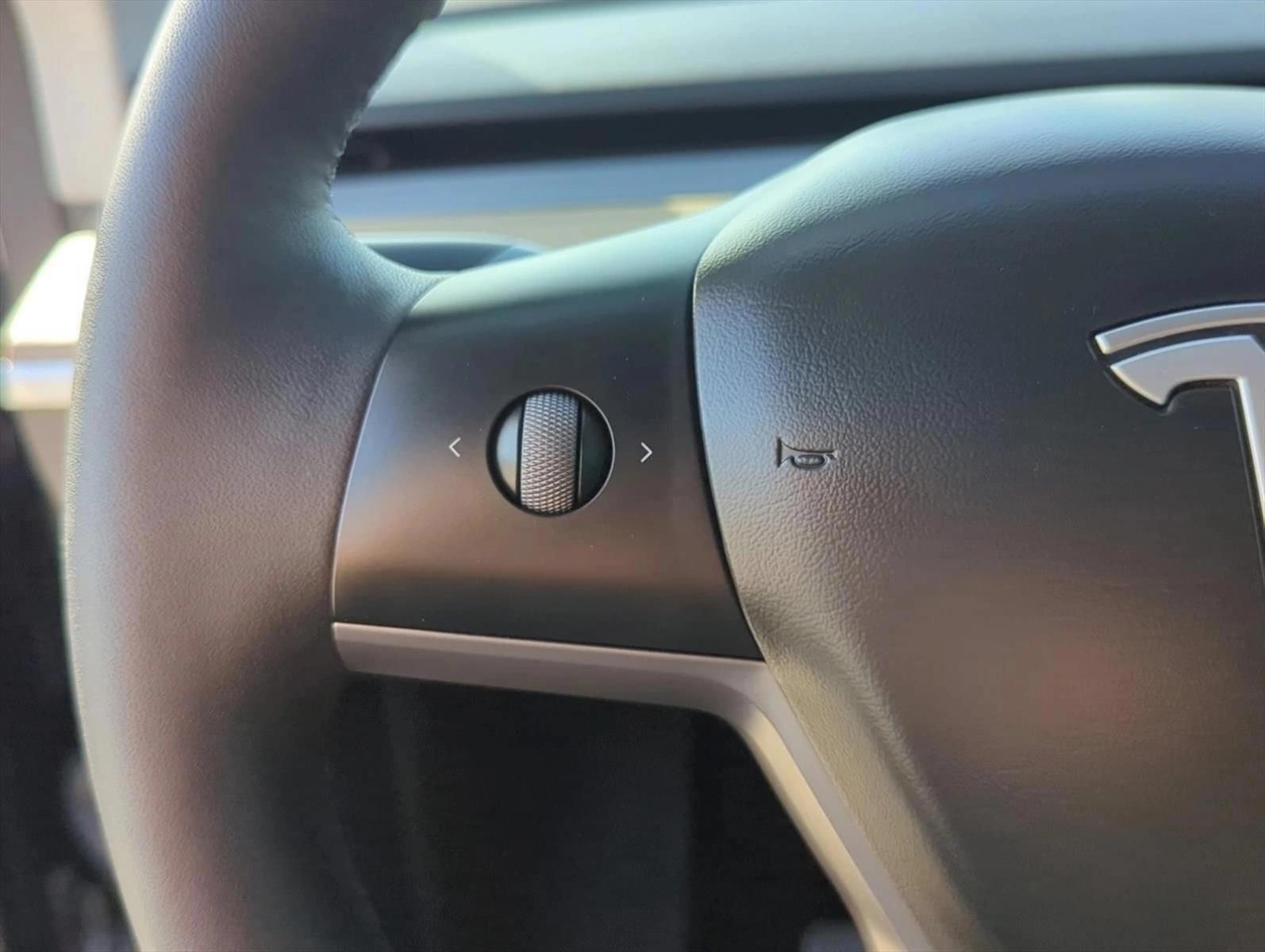 2023 Tesla Model Y Long Range - Photo 15