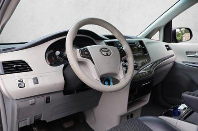 2011 Toyota Sienna SE -
                  Des Plaines, IL