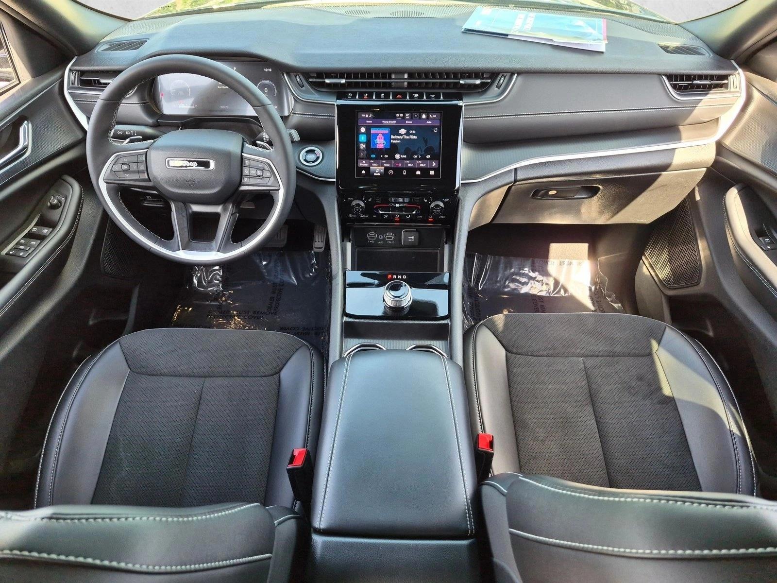 Thumbnail: 2025 Jeep Grand Cherokee - 3