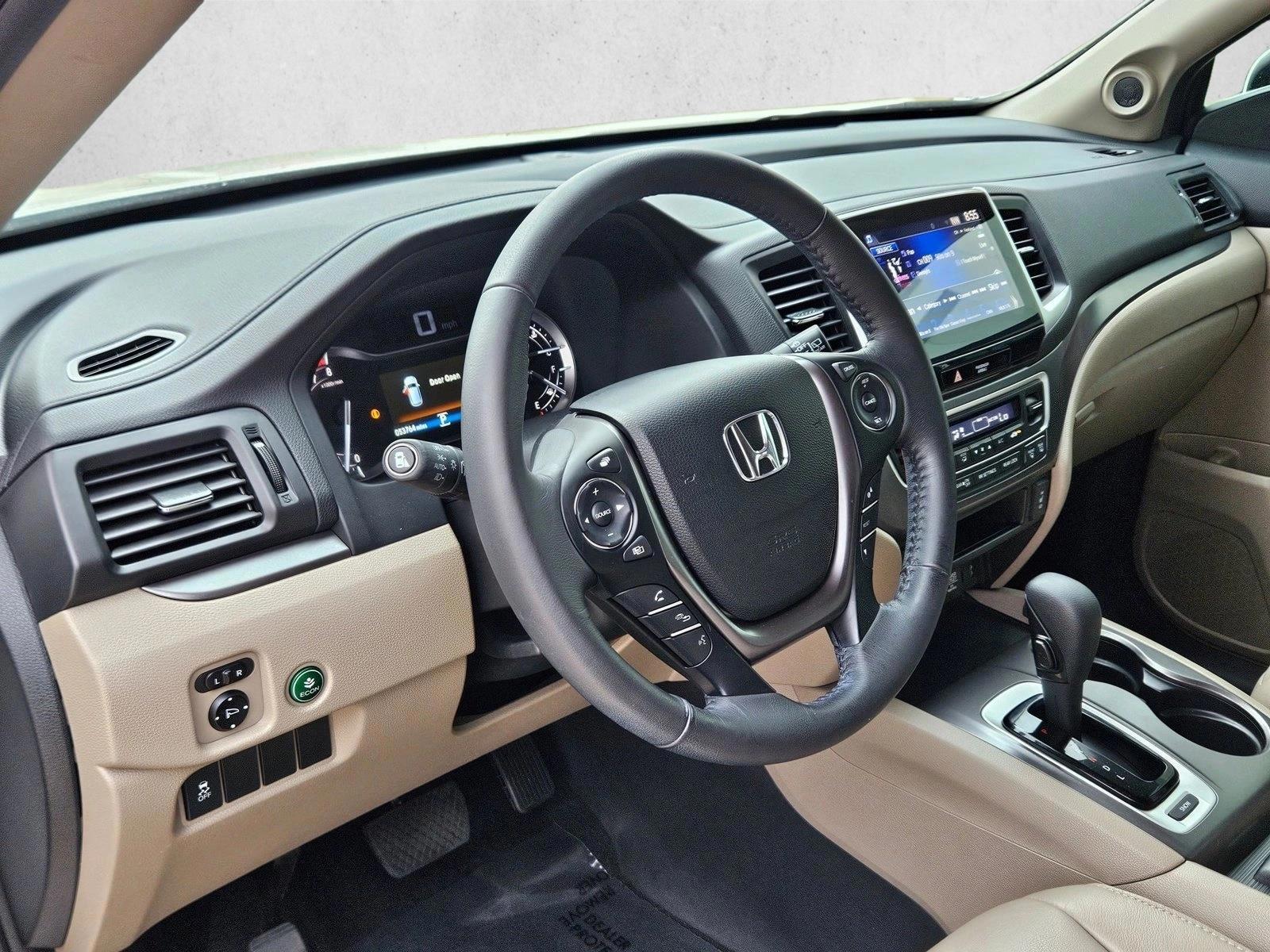 Thumbnail: 2017 Honda Pilot - 3