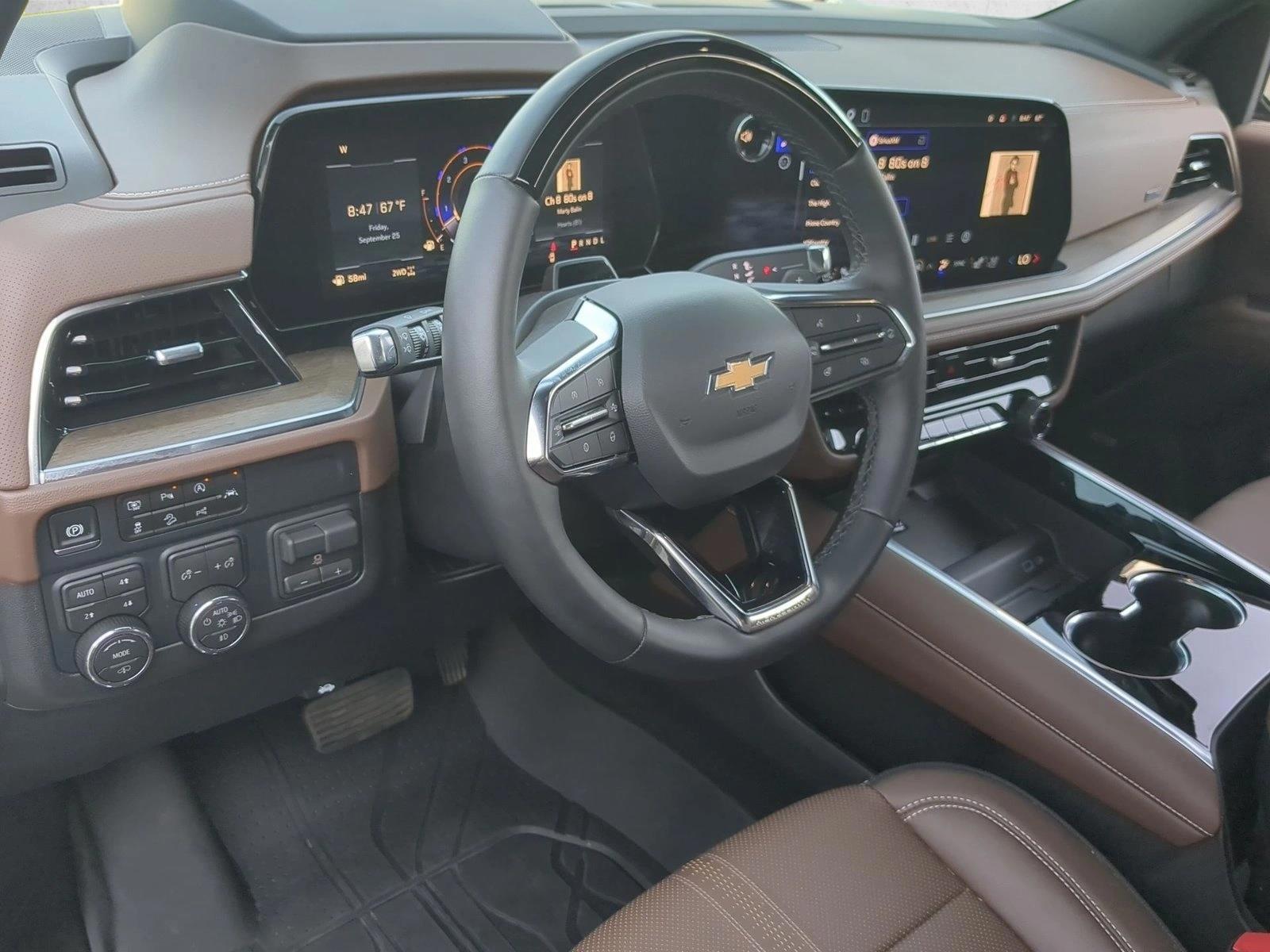 Thumbnail: 2026 Chevrolet Suburban - 3