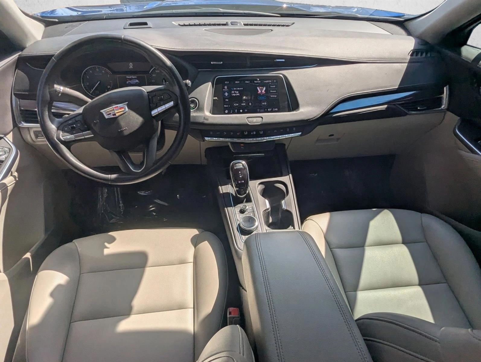 Thumbnail: 2023 Cadillac XT4 - 3