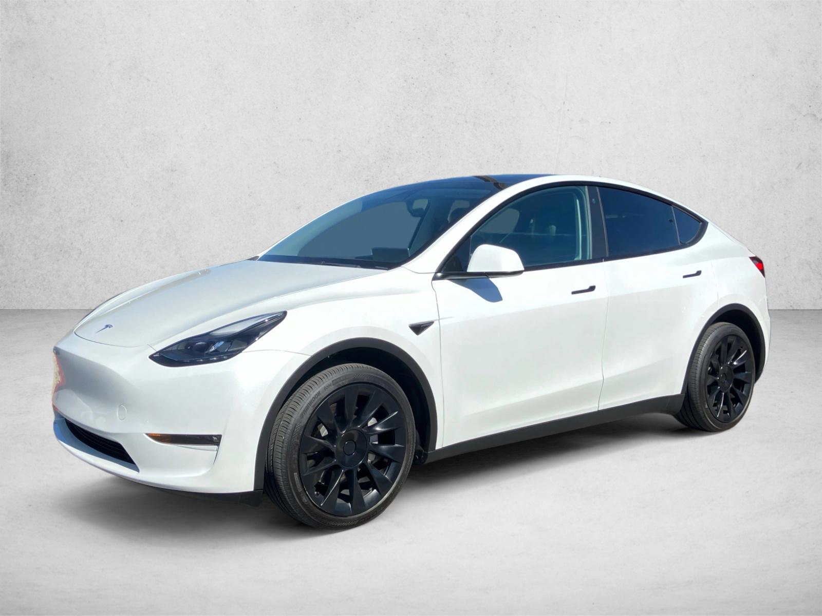 Thumbnail: 2023 Tesla Model 3 - 1