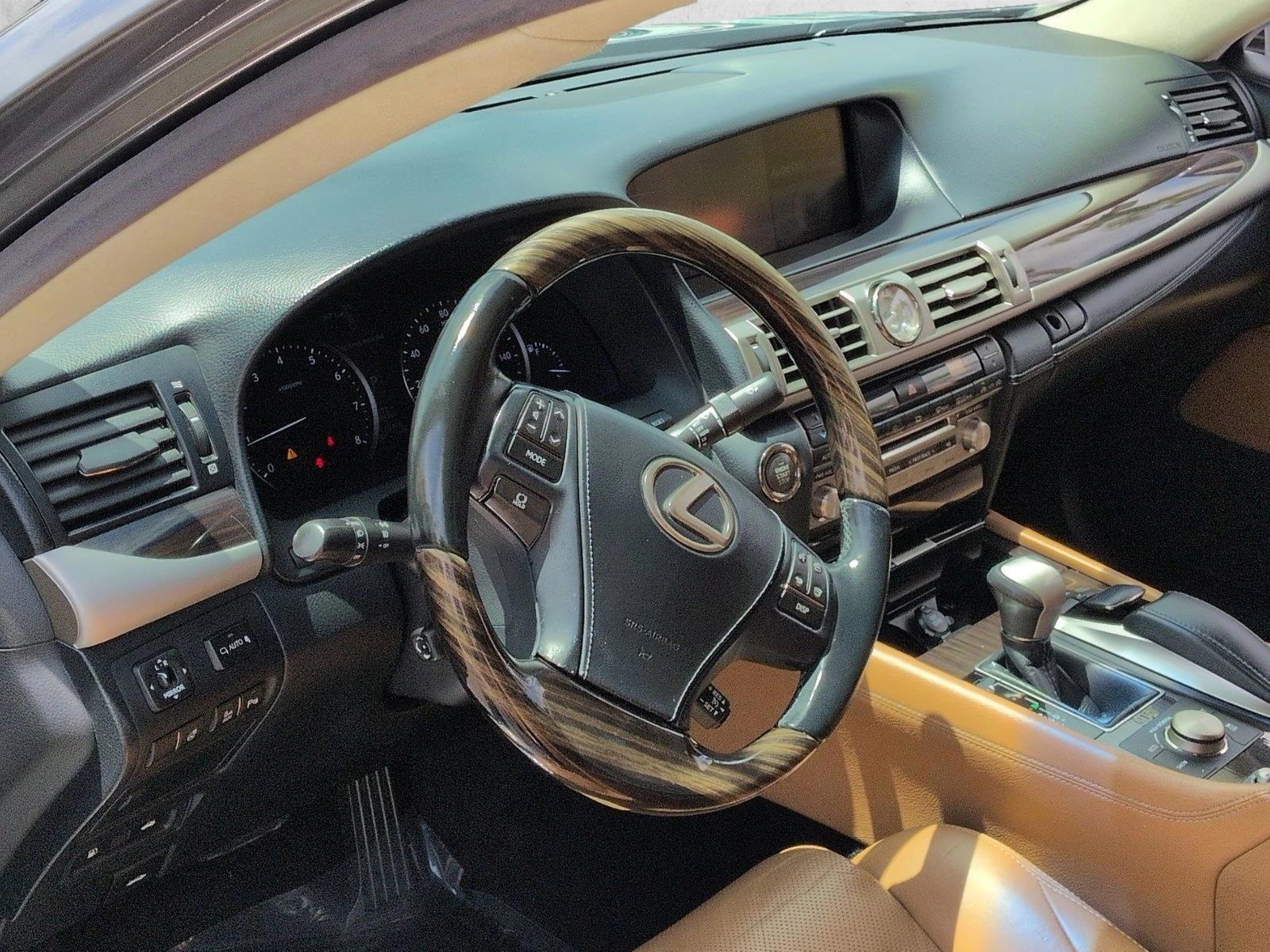 Thumbnail: 2013 Lexus LS - 3