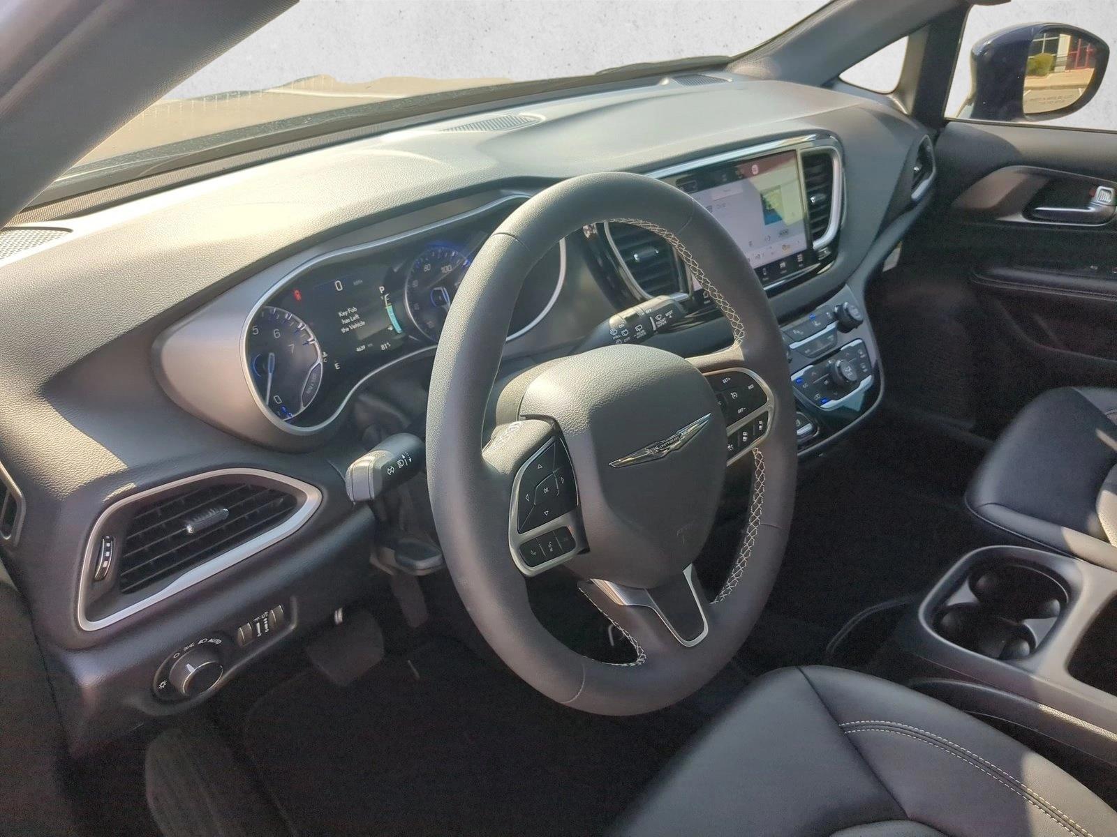 Thumbnail: 2026 Chrysler Voyager - 3