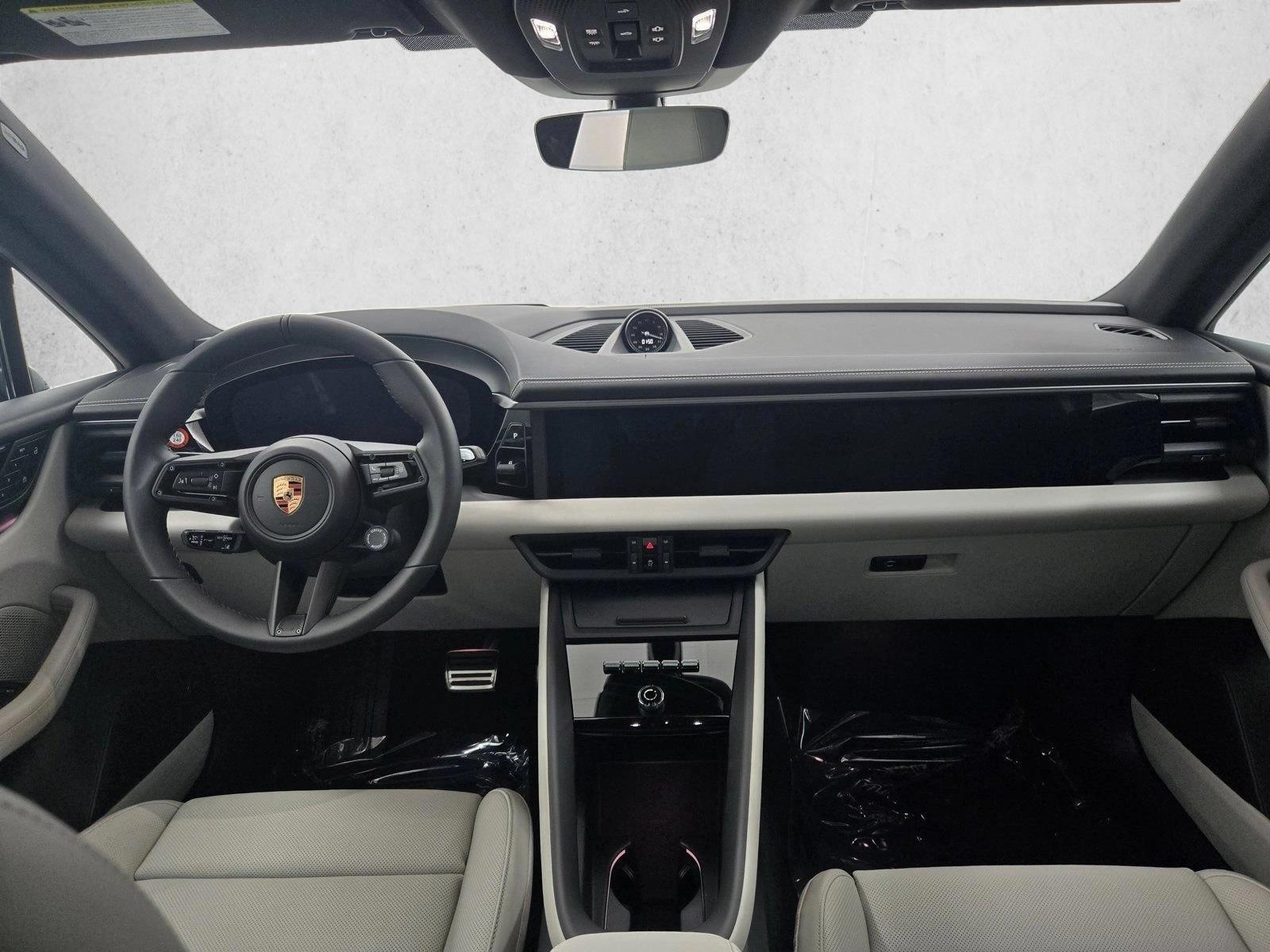 2025 Porsche Macan S - Photo 18