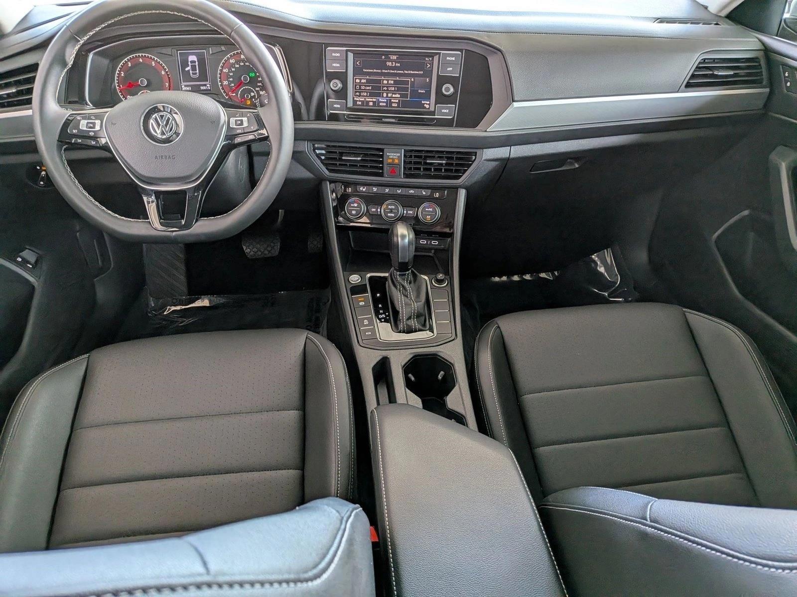 Thumbnail: 2021 Volkswagen Jetta - 4