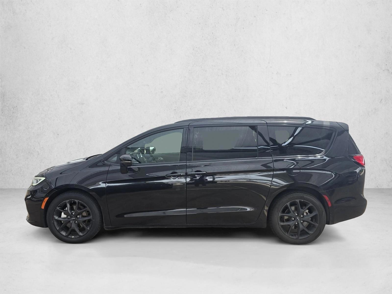 Thumbnail: 2022 Chrysler Pacifica - 2