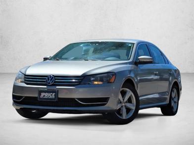 2014 Volkswagen Passat SE -
                  Golden, CO
