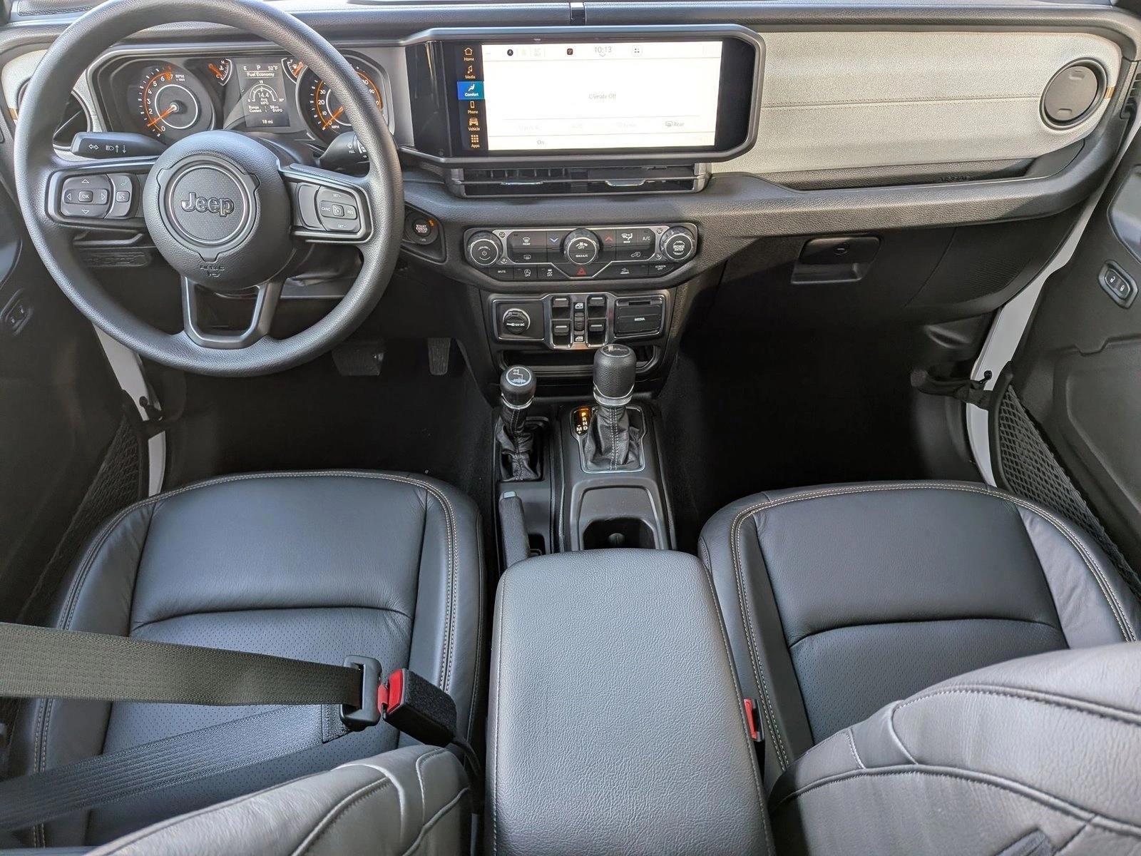 Thumbnail: 2026 Jeep Gladiator - 4