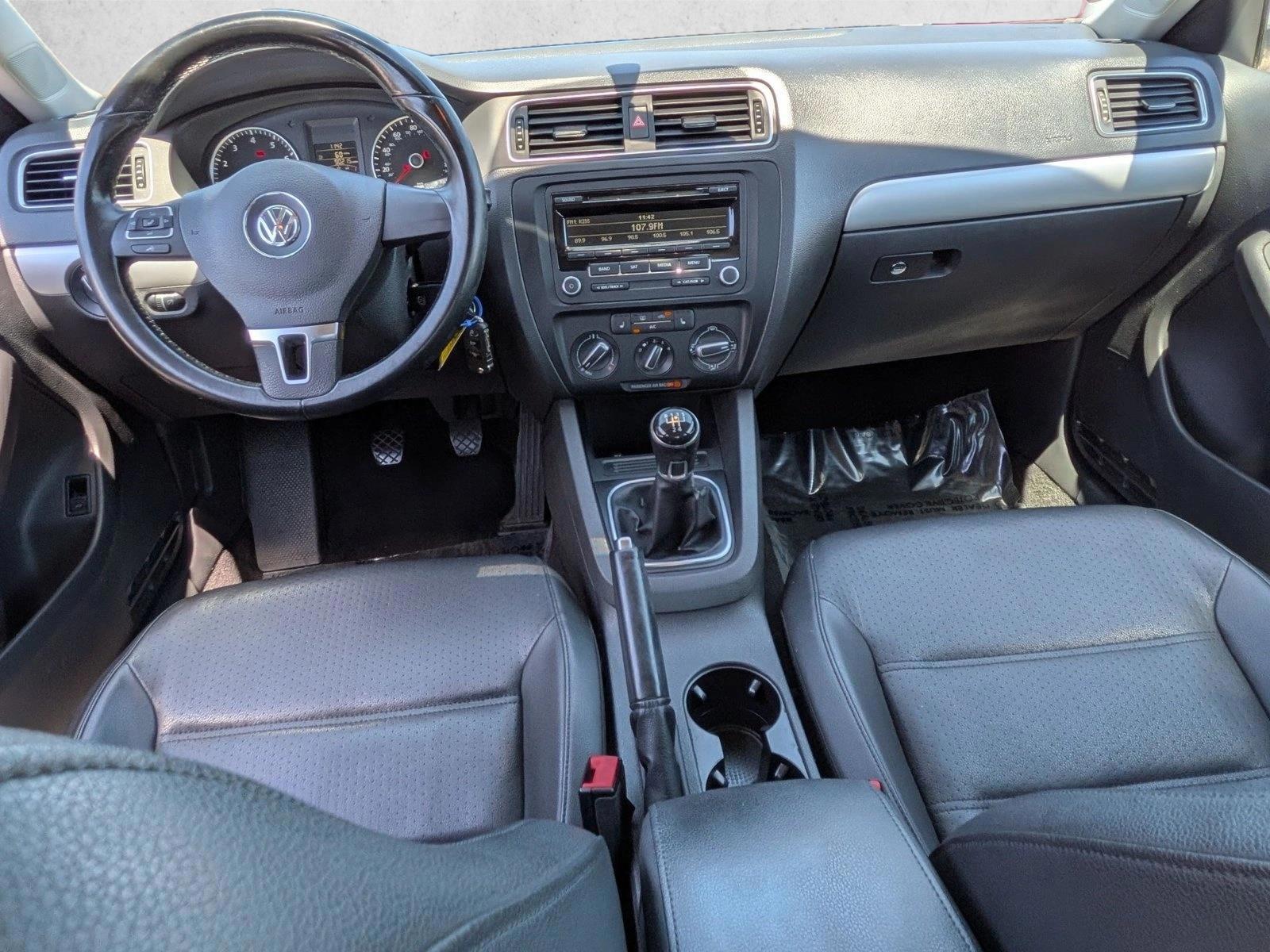 Thumbnail: 2014 Volkswagen Jetta - 3
