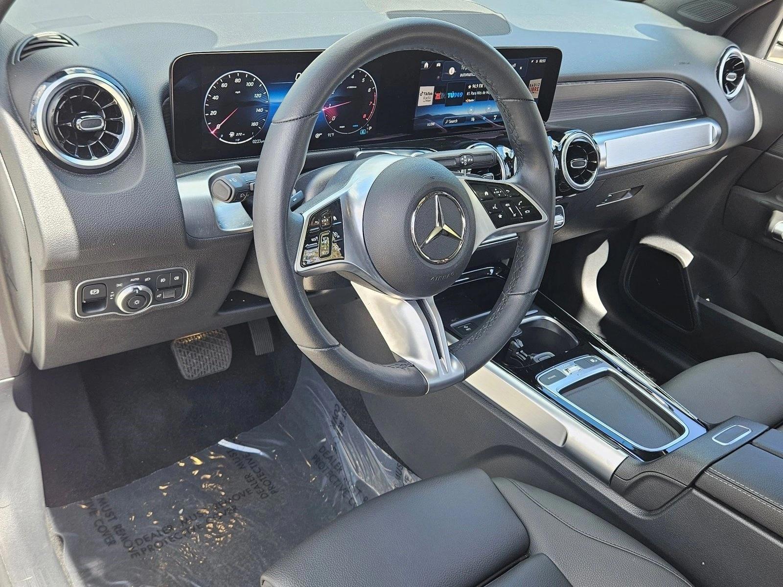 Thumbnail: 2026 Mercedes-Benz GLB - 3