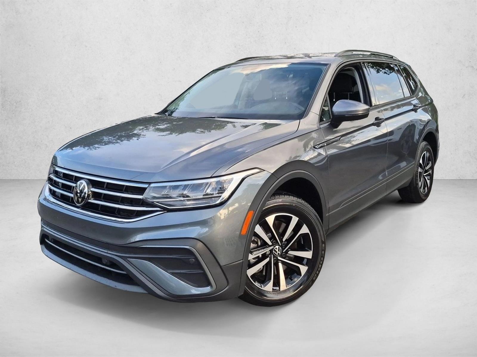 Thumbnail: 2022 Volkswagen Tiguan - 1