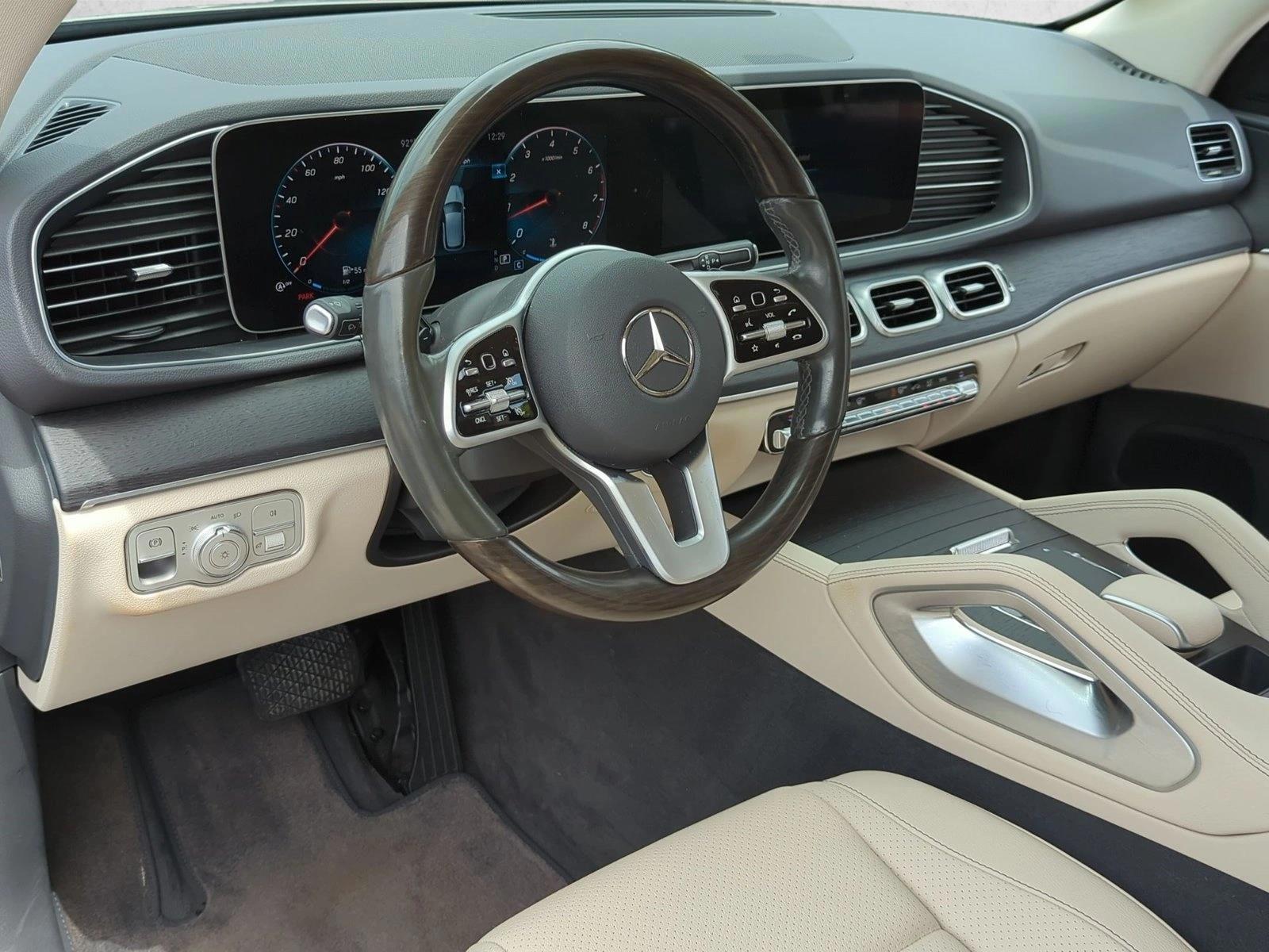 Thumbnail: 2020 Mercedes-Benz GLE - 3