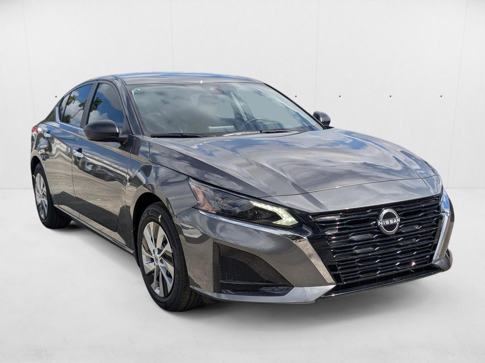 2025 Nissan Altima S - Photo 6