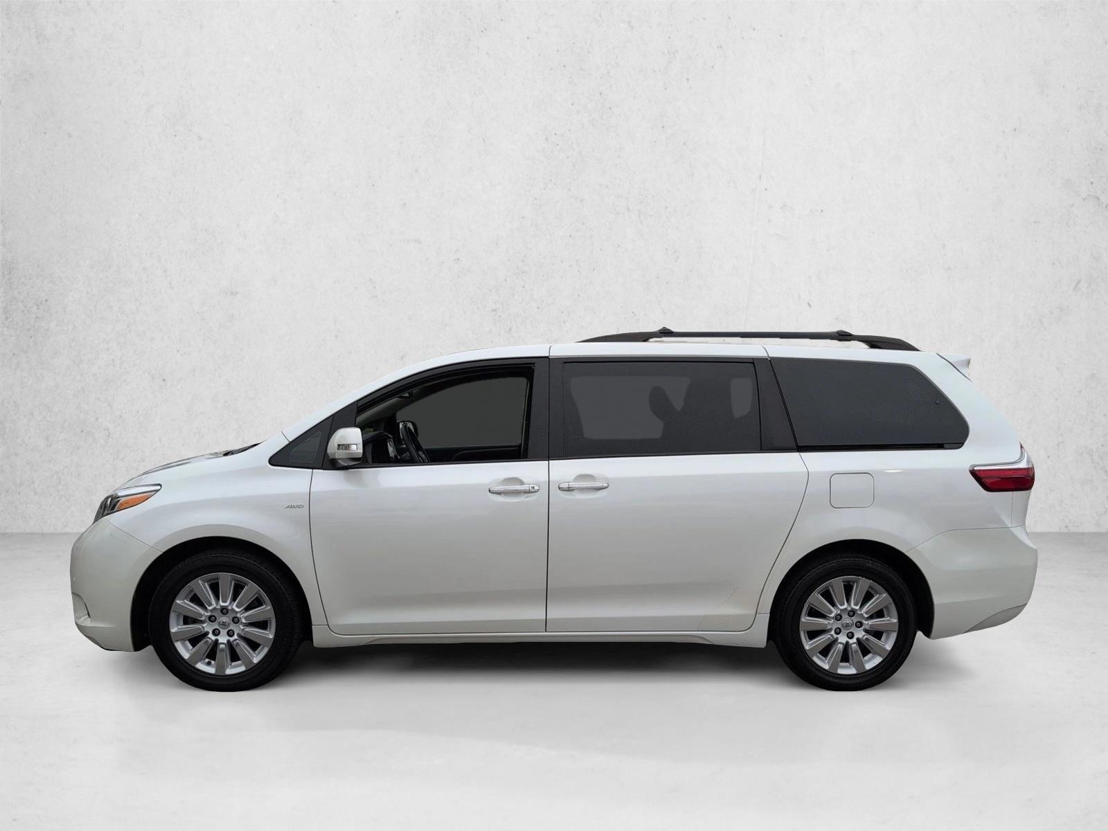 Thumbnail: 2016 Toyota Sienna - 2