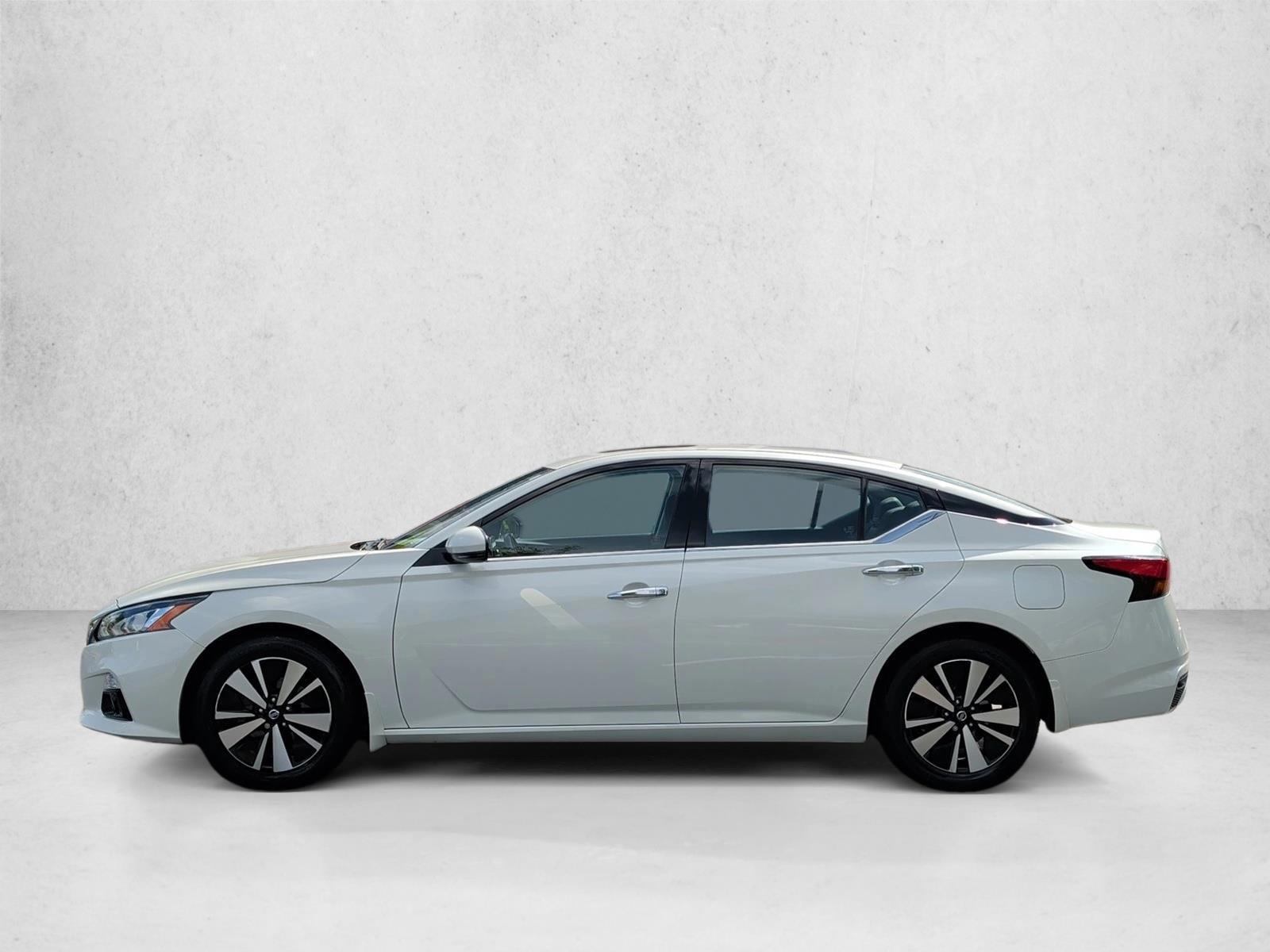 Thumbnail: 2019 Nissan Altima - 3