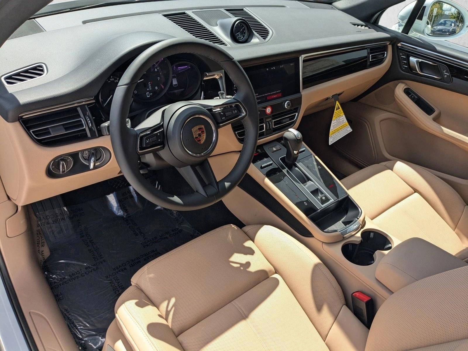 Thumbnail: 2026 Porsche Macan - 3