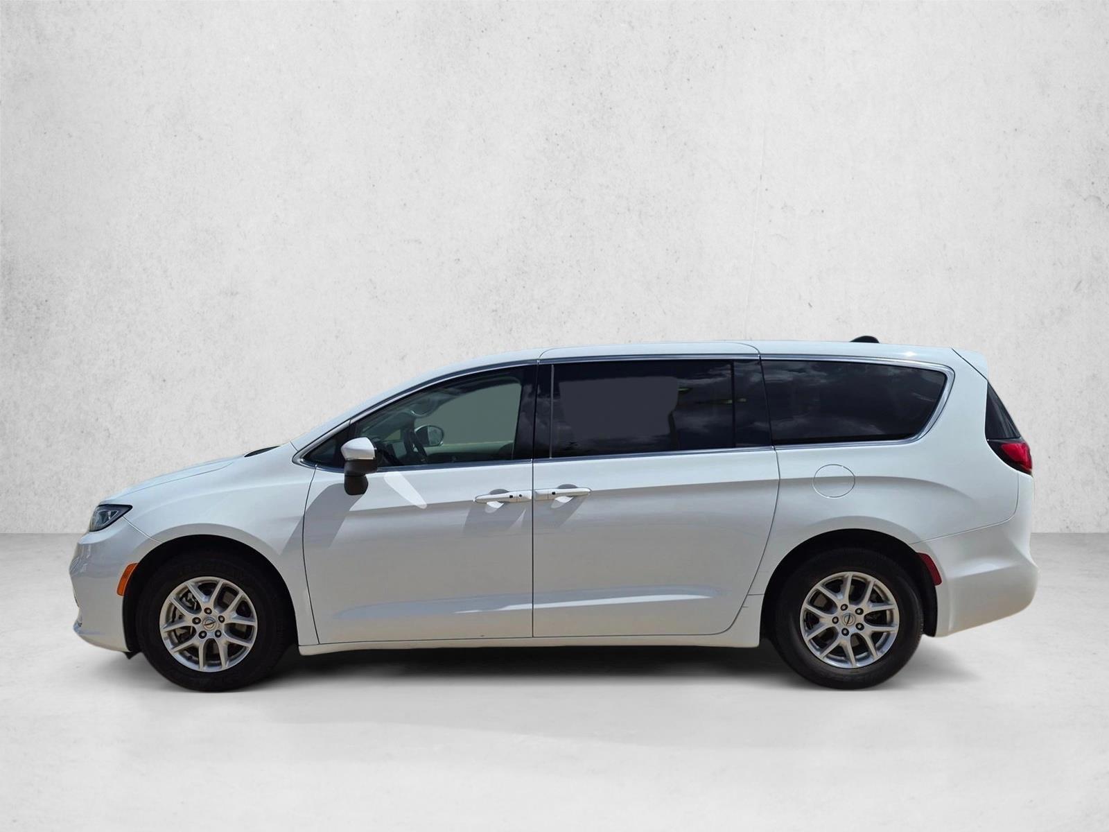 Thumbnail: 2023 Chrysler Pacifica - 2