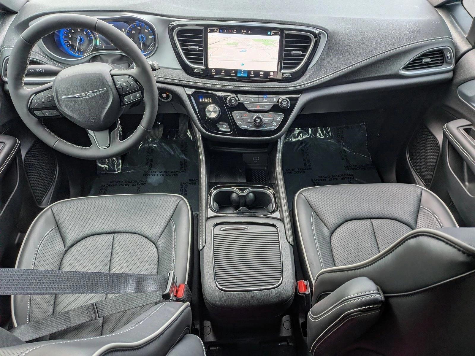 Thumbnail: 2026 Chrysler Pacifica - 4