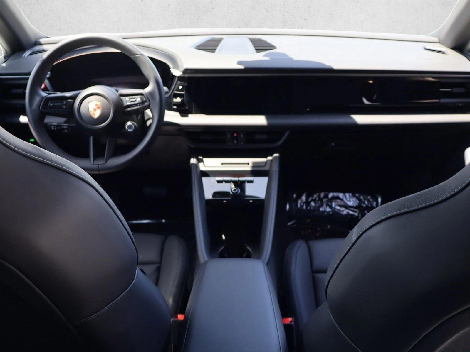 Thumbnail: 2025 Porsche Macan - 5