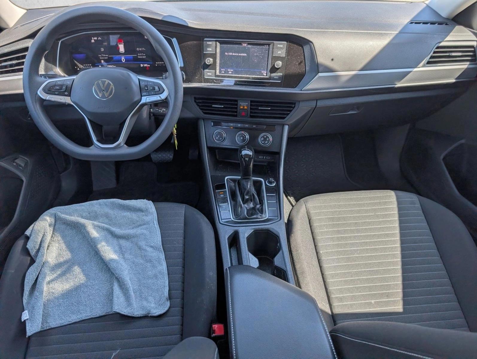 Thumbnail: 2023 Volkswagen Jetta - 3