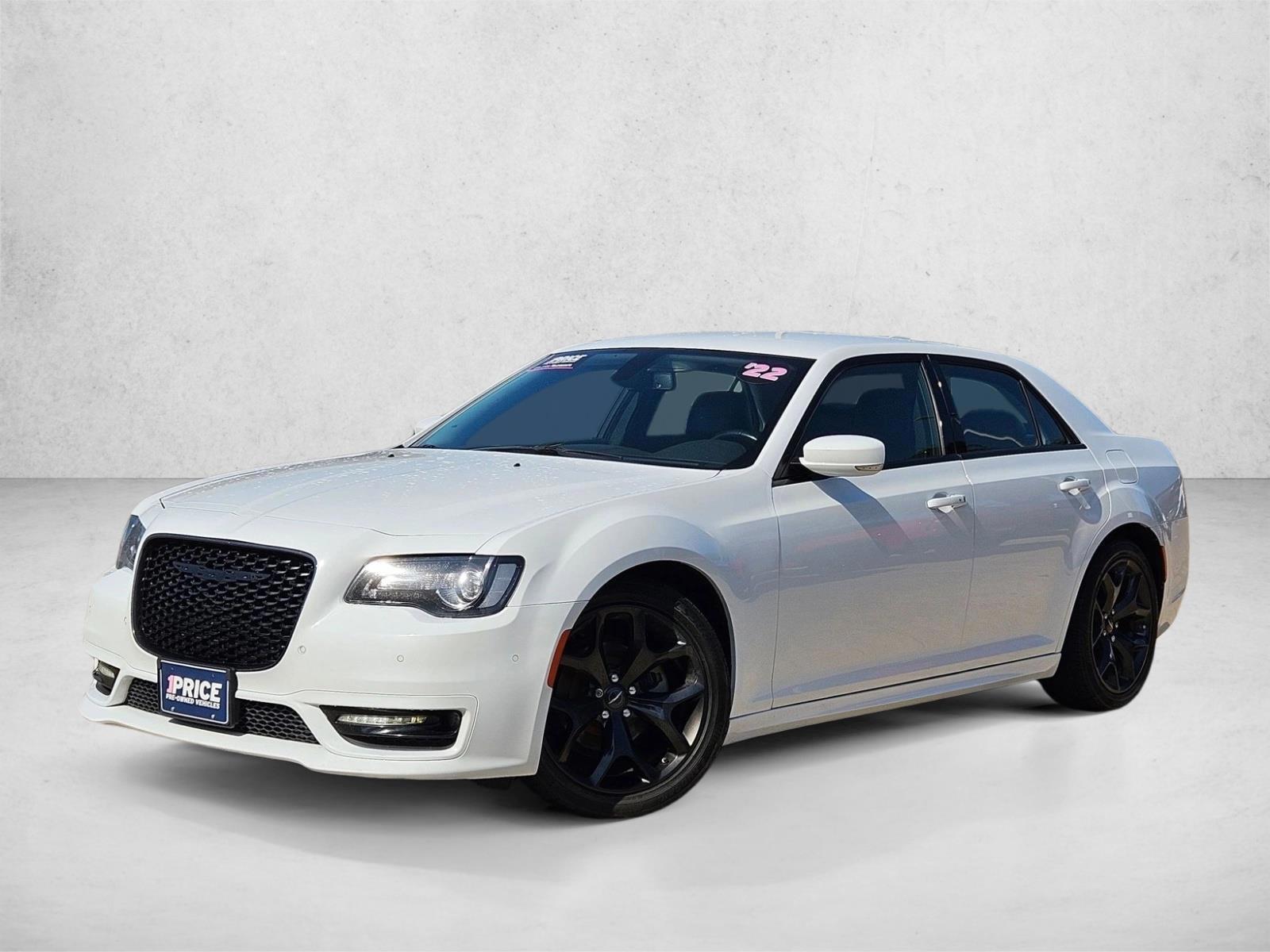 Thumbnail: 2022 Chrysler 300 - 1