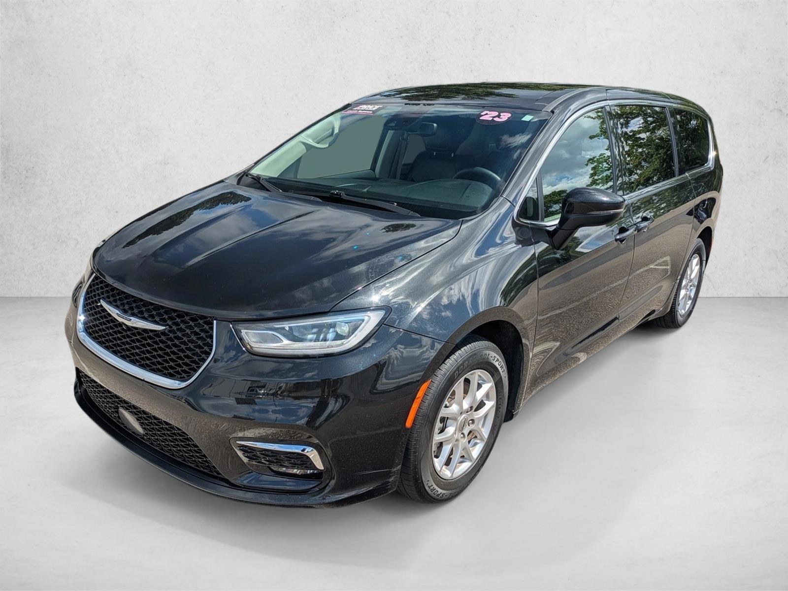 Thumbnail: 2023 Chrysler Pacifica - 1