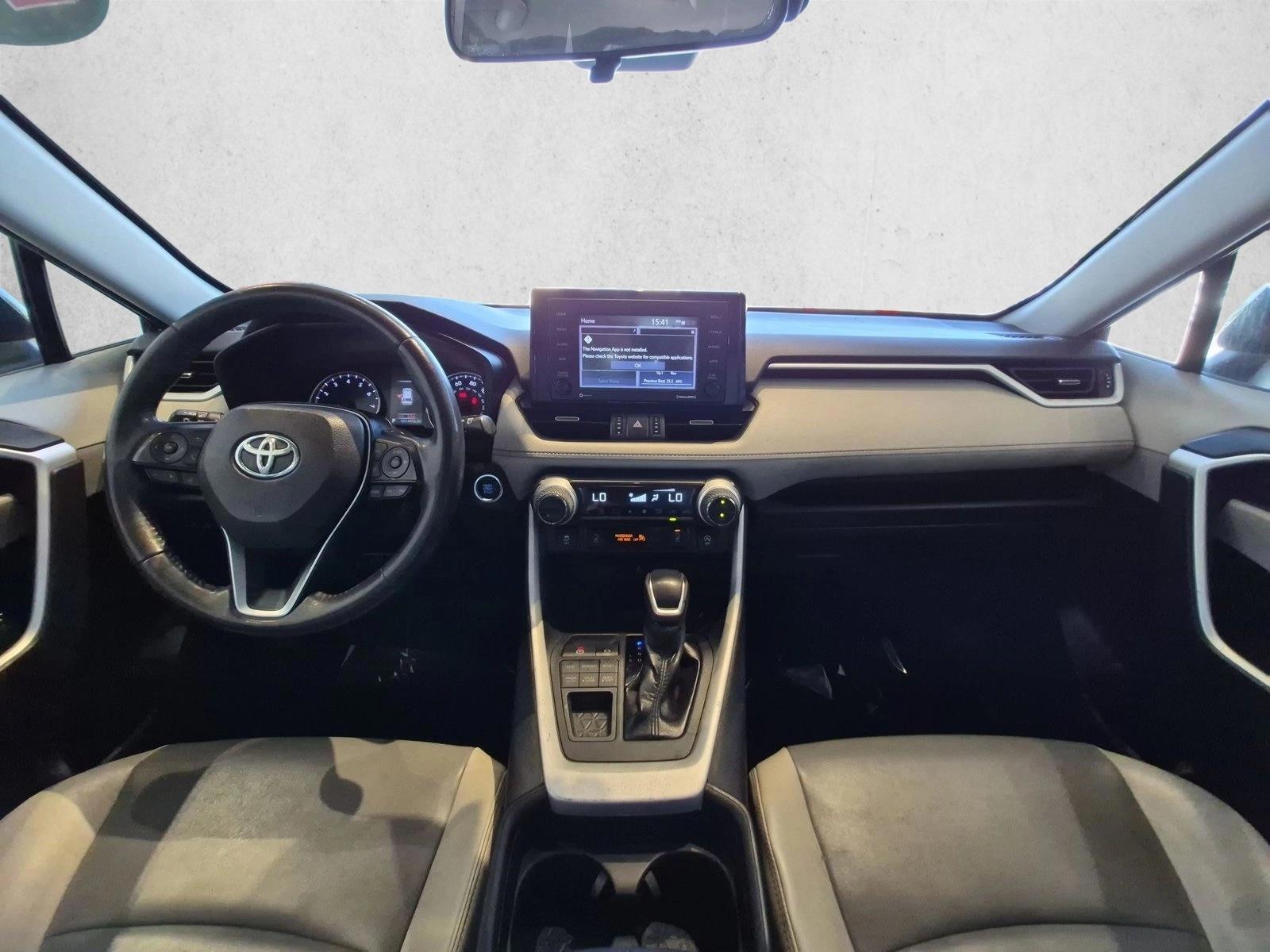 Thumbnail: 2021 Toyota RAV4 - 3