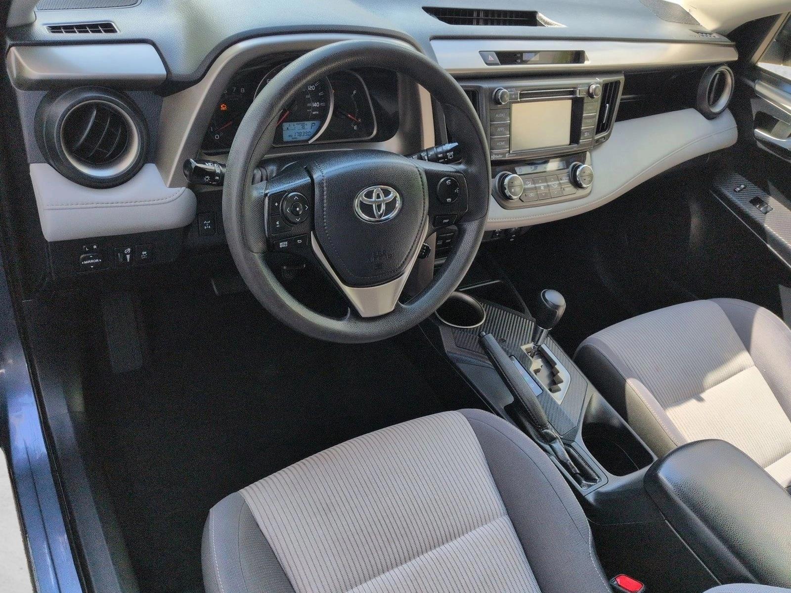 Thumbnail: 2014 Toyota RAV4 - 4