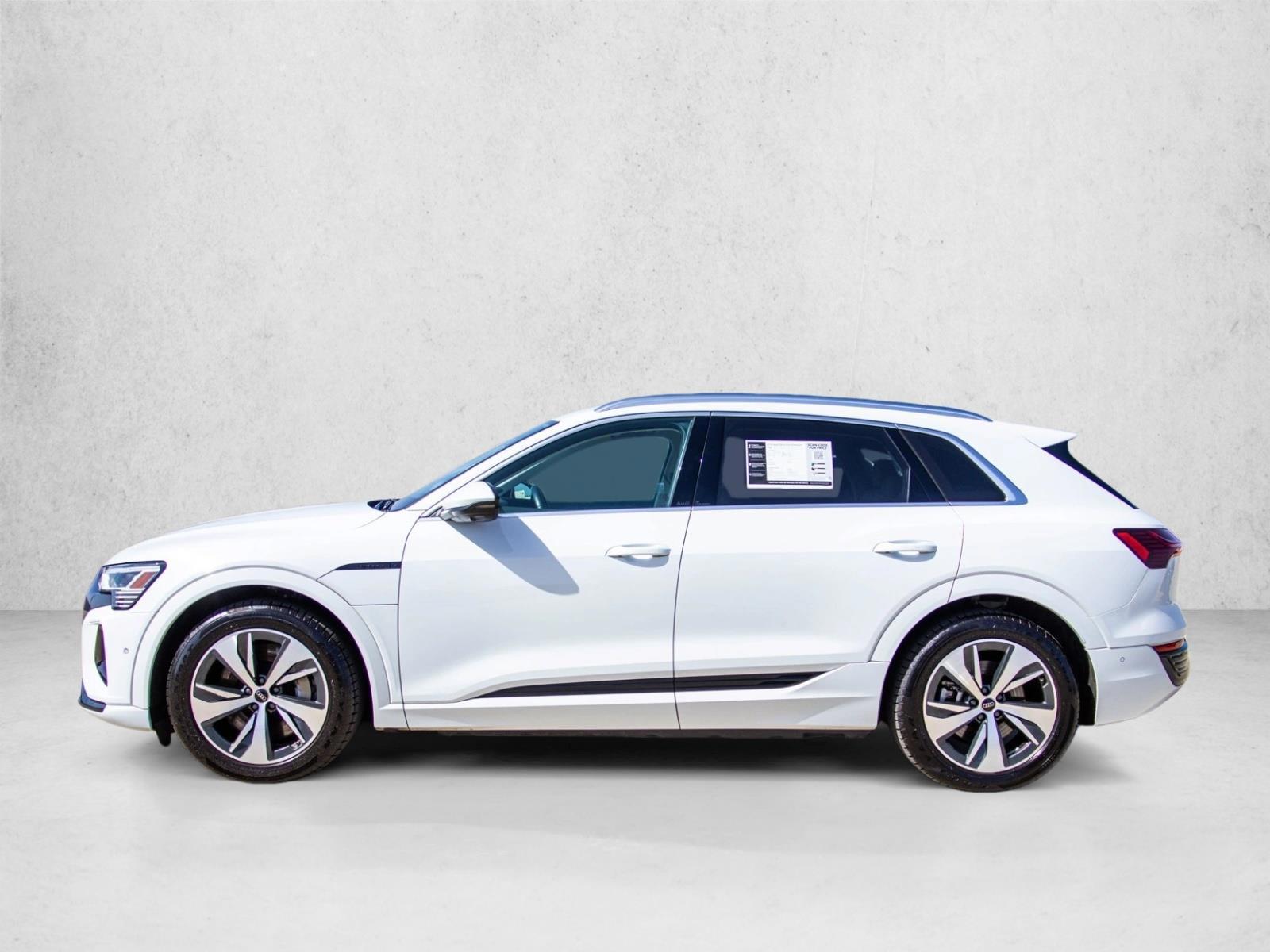 Thumbnail: 2024 Audi Q8 e-tron - 2