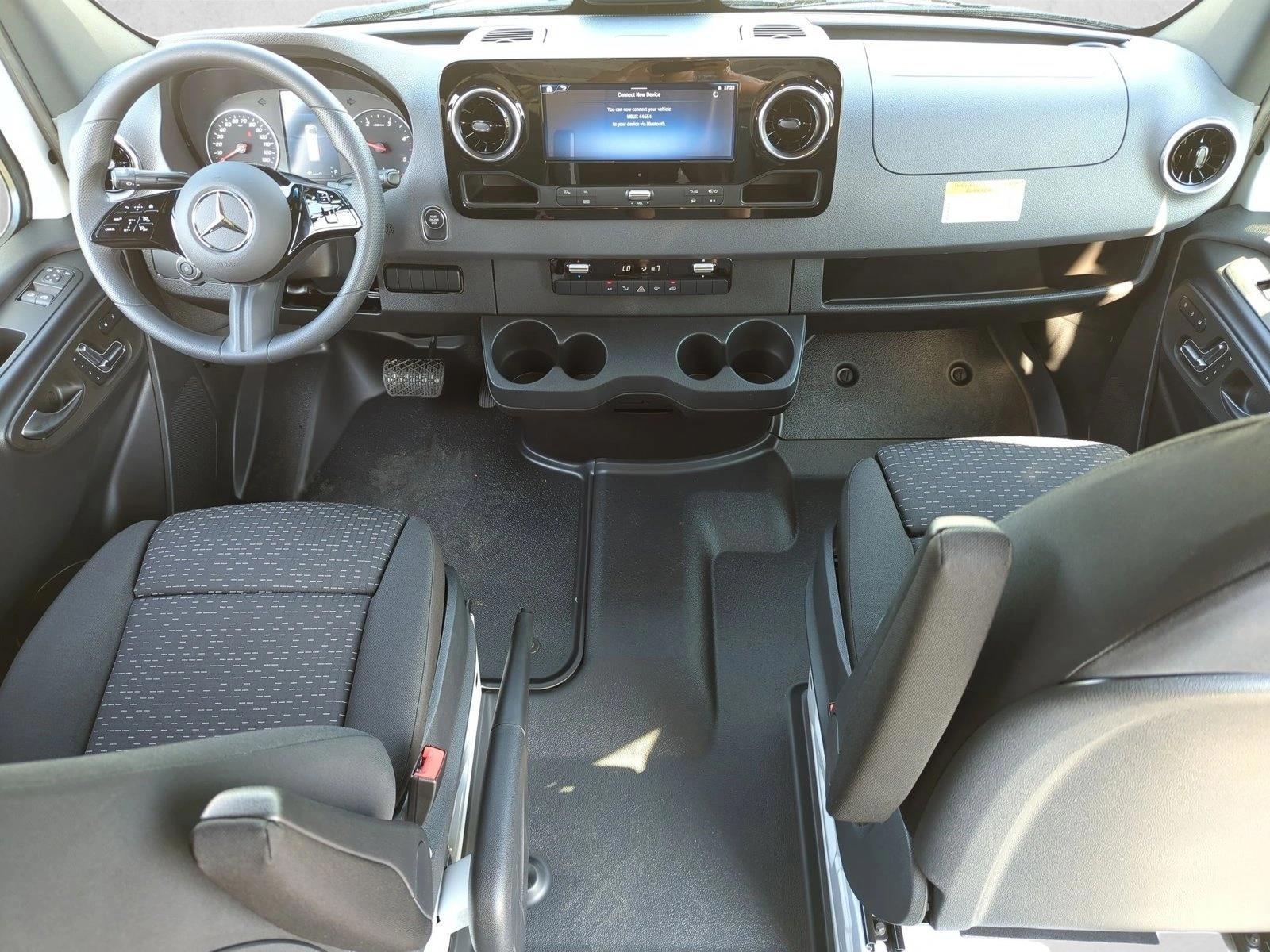 Thumbnail: 2026 Mercedes-Benz Sprinter - 3