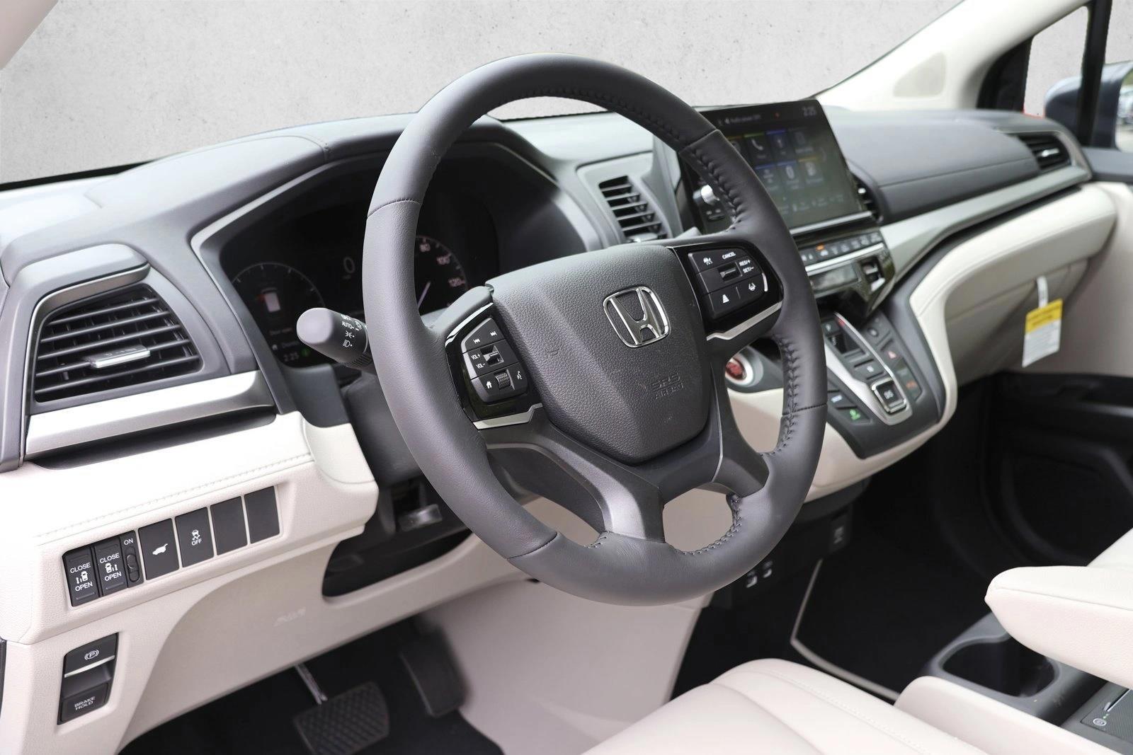Thumbnail: 2026 Honda Odyssey - 3