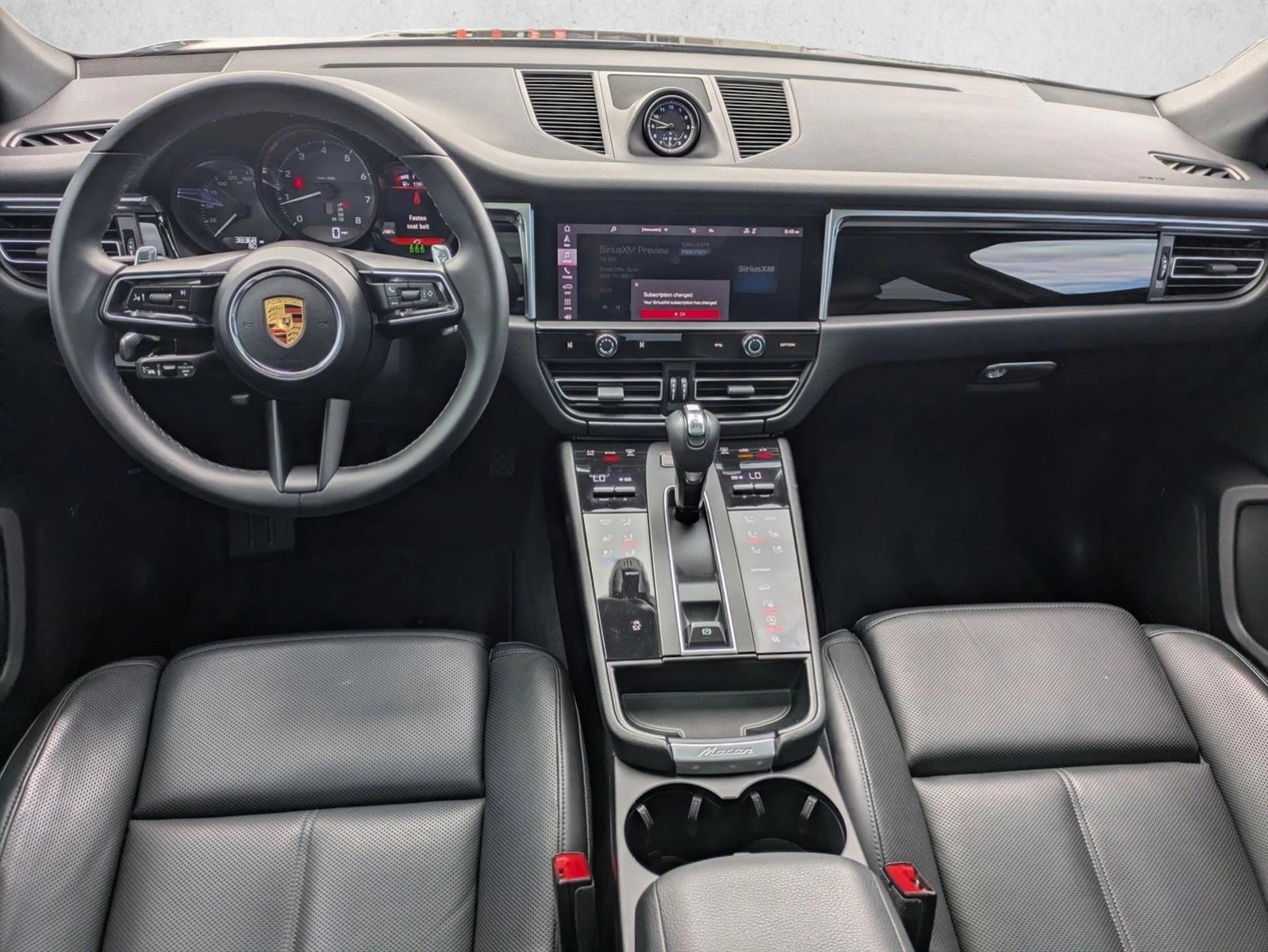 Thumbnail: 2023 Porsche Macan - 4