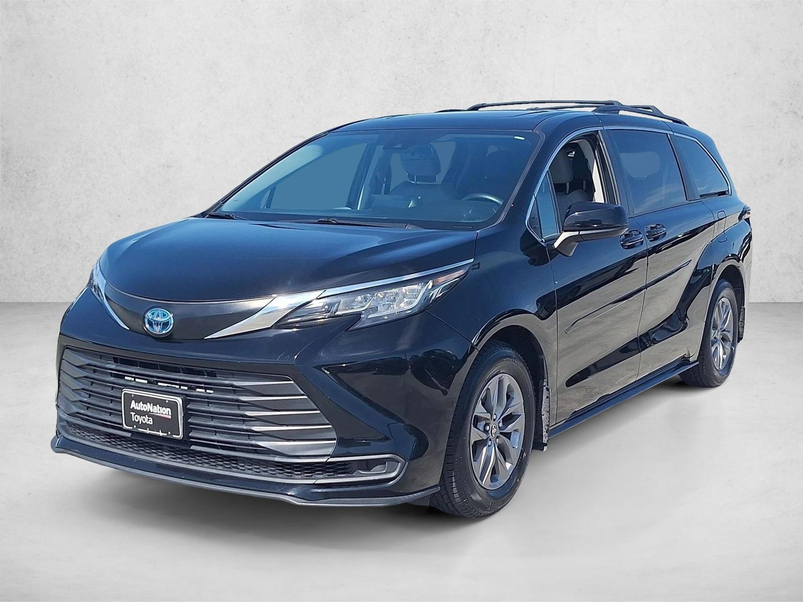 Thumbnail: 2022 Toyota Sienna - 2
