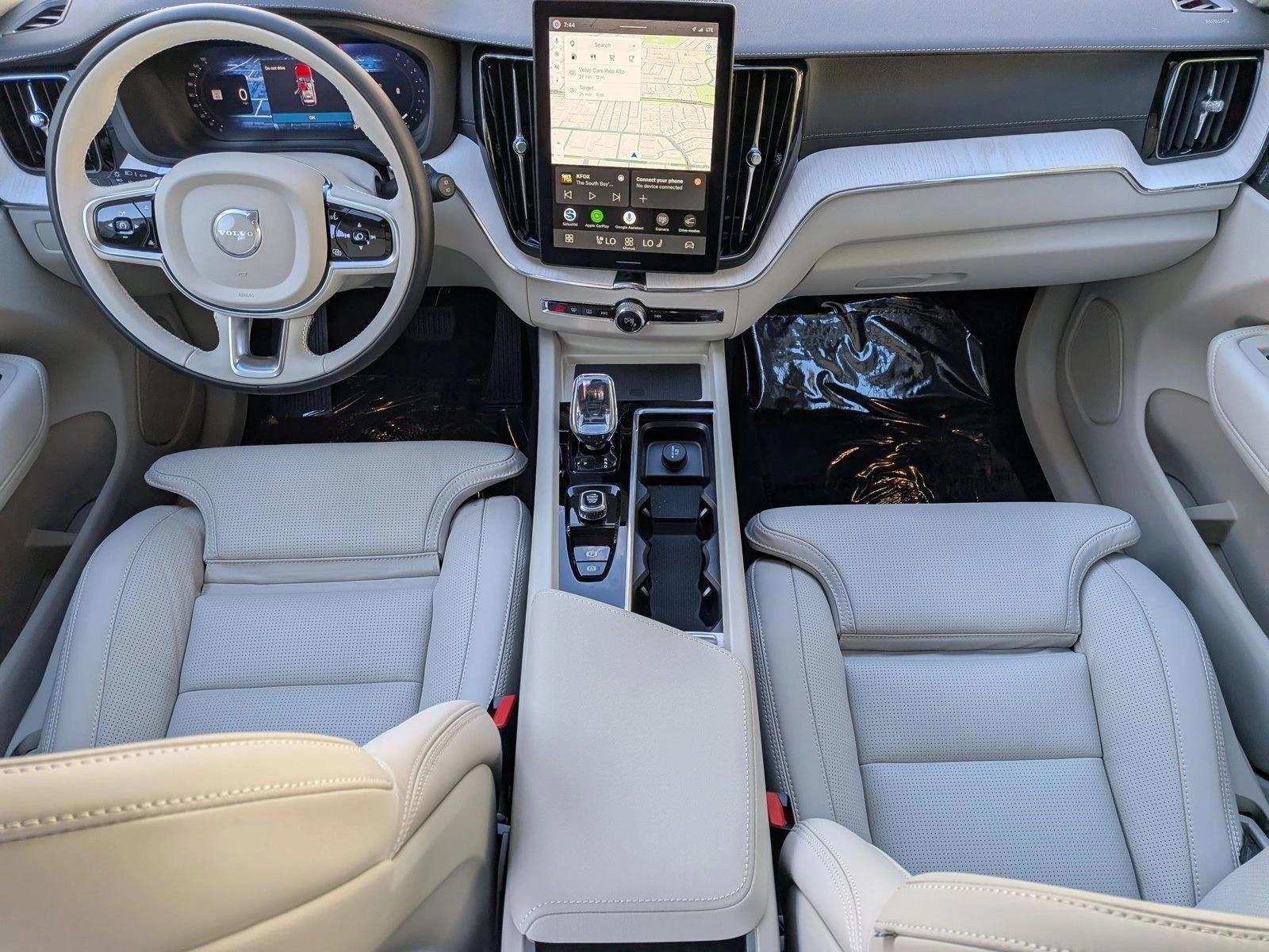 Thumbnail: 2026 Volvo XC60 - 3