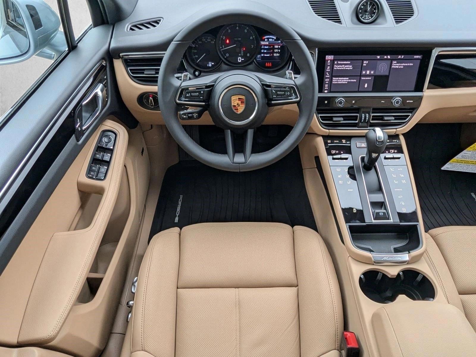 Thumbnail: 2026 Porsche Macan - 4